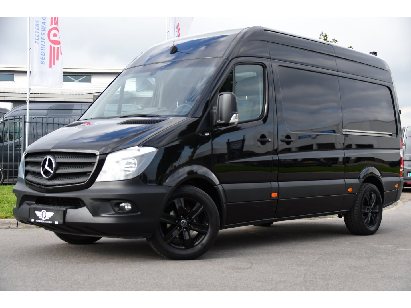 Mercedes-Benz Sprinter 316 2.2 L2H2 Black Edition Euro 6, 3500kg Trekhaak, 2 x Schuifdeur, Camera, Cruise, 164pk, Multimedia, Uniek!