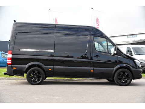 Mercedes-Benz Sprinter 316 2.2 L2H2 Black Edition Euro 6, 3500kg Trekhaak, 2 x Schuifdeur, Camera, Cruise, 164pk, Multimedia, Uniek!