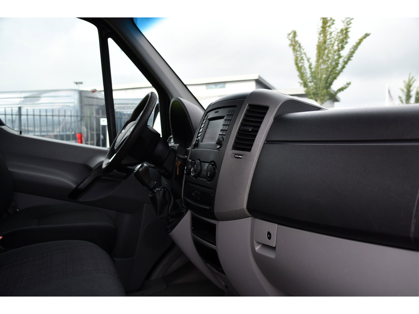 Mercedes-Benz Sprinter 316 2.2 L2H2 Black Edition Euro 6, 3500kg Trekhaak, 2 x Schuifdeur, Camera, Cruise, 164pk, Multimedia, Uniek!
