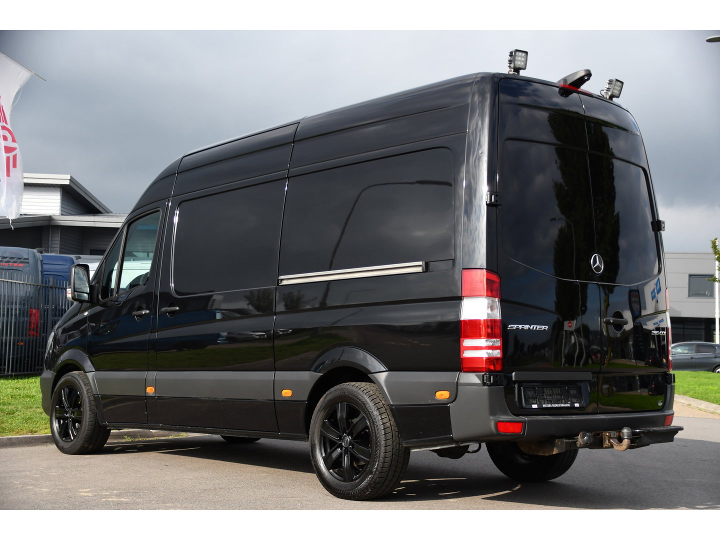 Mercedes-Benz Sprinter 316 2.2 L2H2 Black Edition Euro 6, 3500kg Trekhaak, 2 x Schuifdeur, Camera, Cruise, 164pk, Multimedia, Uniek!