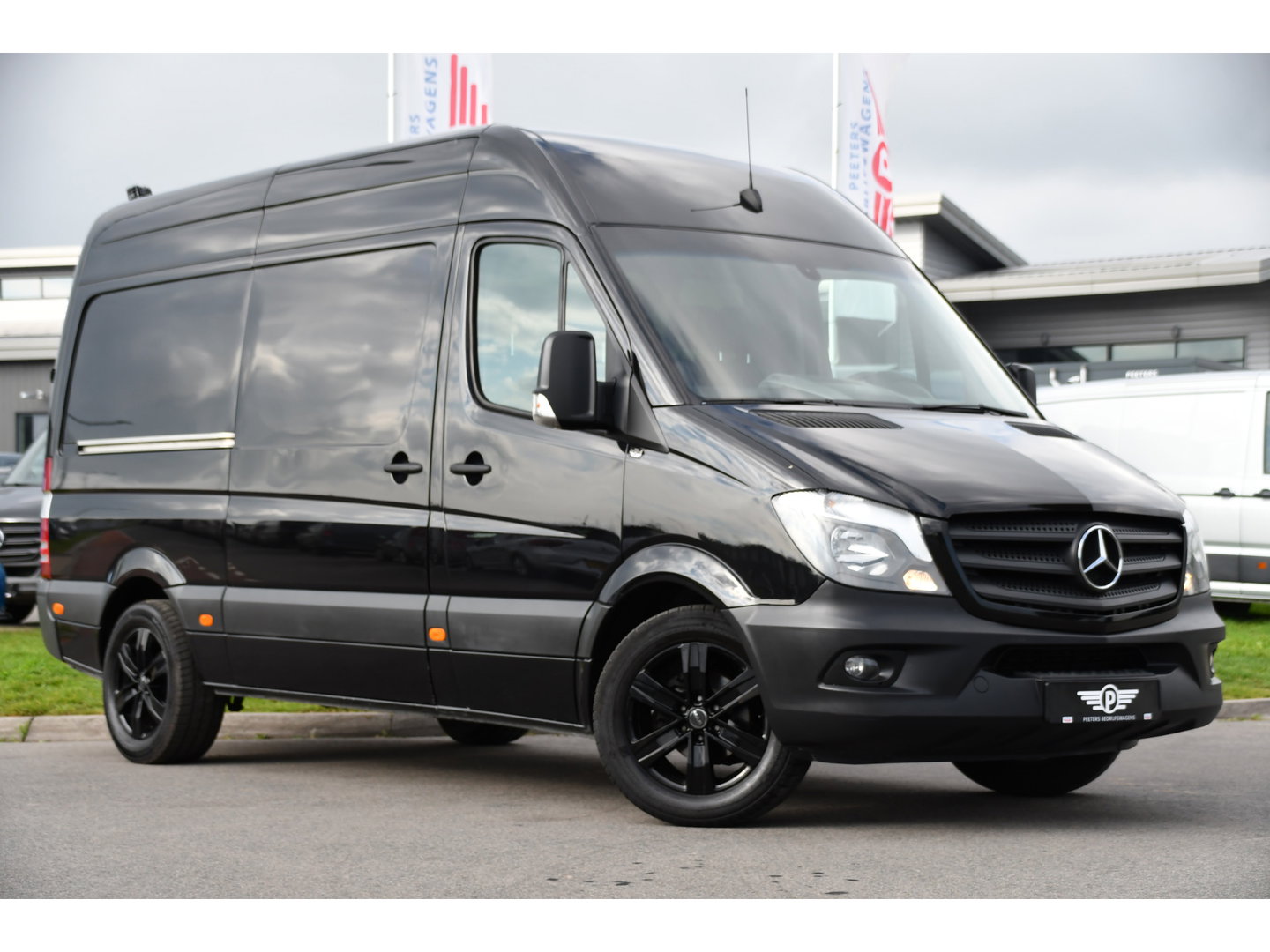 Mercedes-Benz Sprinter 316 2.2 L2H2 Black Edition Euro 6, 3500kg Trekhaak, 2 x Schuifdeur, Camera, Cruise, 164pk, Multimedia, Uniek!