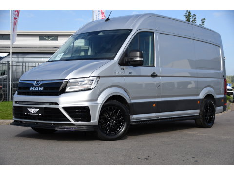 MAN TGE 3.180 35 2.0 L3H3 4x4 PB Edition Camera, Cruise, Carplay, LED, 177pk, Stoelverwarming, Leder, Geveerde stoel, Trekhaak, Automaat, Uniek!