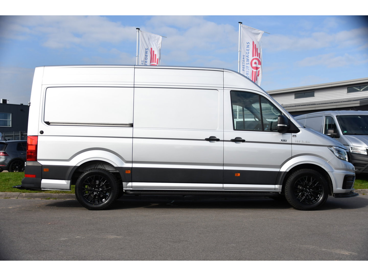 MAN TGE 3.180 35 2.0 L3H3 4x4 PB Edition Camera, Cruise, Carplay, LED, 177pk, Stoelverwarming, Leder, Geveerde stoel, Trekhaak, Automaat, Uniek!