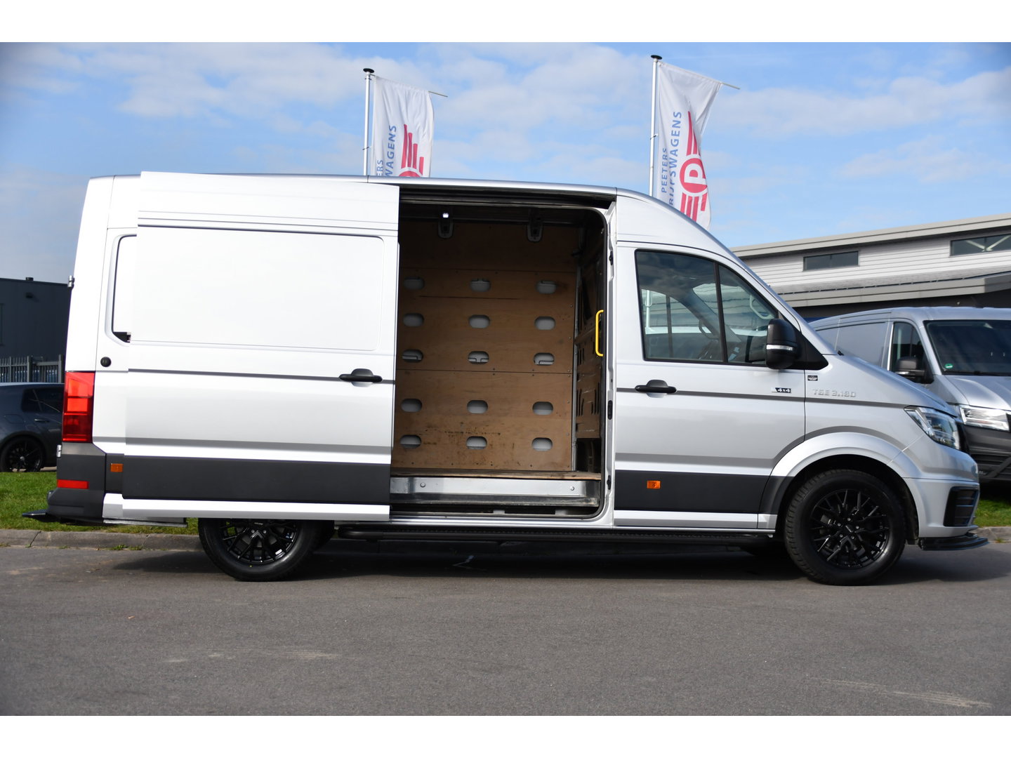 MAN TGE 3.180 35 2.0 L3H3 4x4 PB Edition Camera, Cruise, Carplay, LED, 177pk, Stoelverwarming, Leder, Geveerde stoel, Trekhaak, Automaat, Uniek!