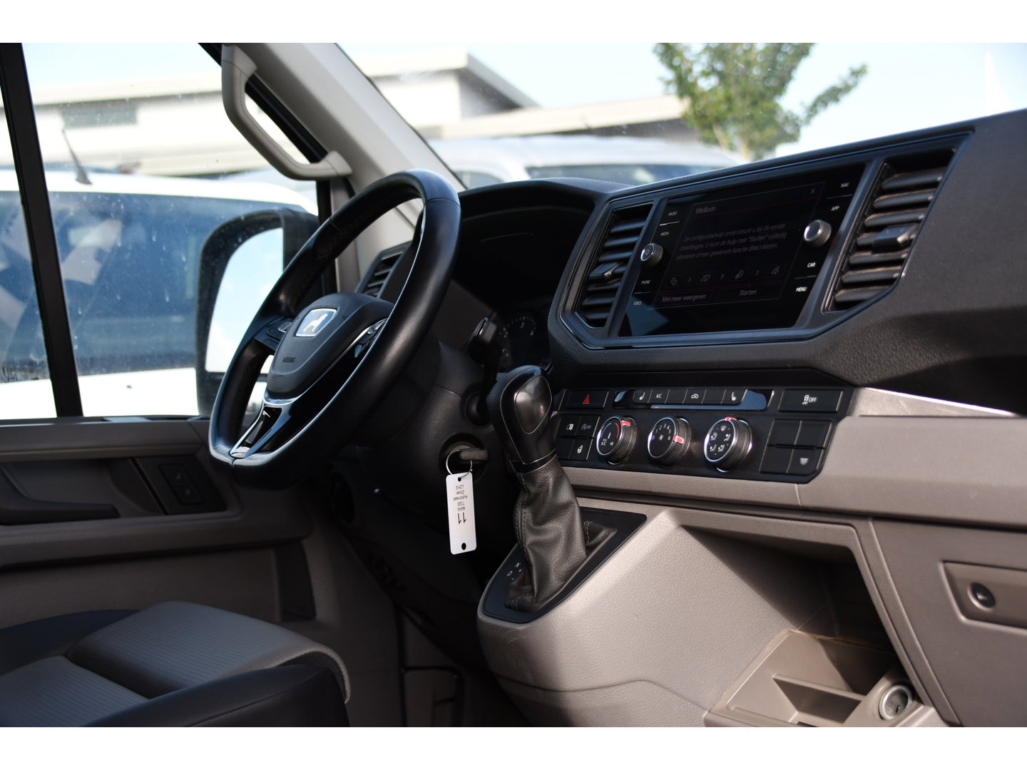 MAN TGE 3.180 35 2.0 L3H3 4x4 PB Edition Camera, Cruise, Carplay, LED, 177pk, Stoelverwarming, Leder, Geveerde stoel, Trekhaak, Automaat, Uniek!