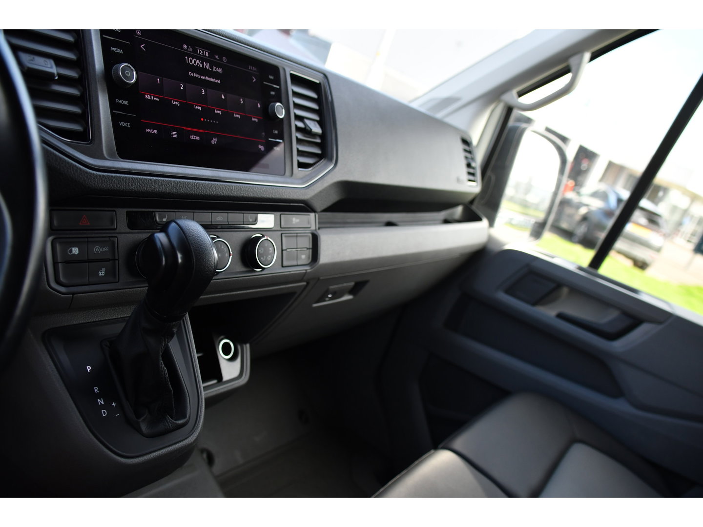 MAN TGE 3.180 35 2.0 L3H3 4x4 PB Edition Camera, Cruise, Carplay, LED, 177pk, Stoelverwarming, Leder, Geveerde stoel, Trekhaak, Automaat, Uniek!
