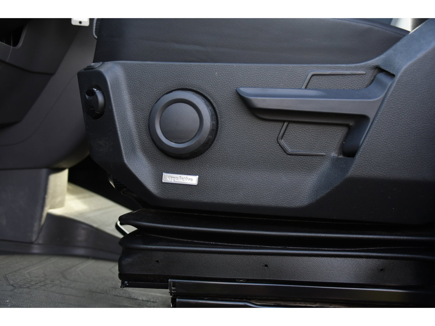 MAN TGE 3.180 35 2.0 L3H3 4x4 PB Edition Camera, Cruise, Carplay, LED, 177pk, Stoelverwarming, Leder, Geveerde stoel, Trekhaak, Automaat, Uniek!