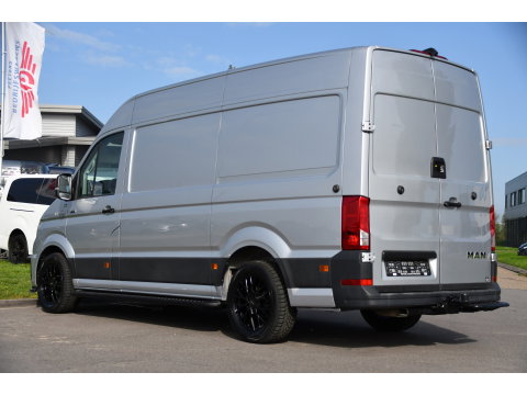 MAN TGE 3.180 35 2.0 L3H3 4x4 PB Edition Camera, Cruise, Carplay, LED, 177pk, Stoelverwarming, Leder, Geveerde stoel, Trekhaak, Automaat, Uniek!