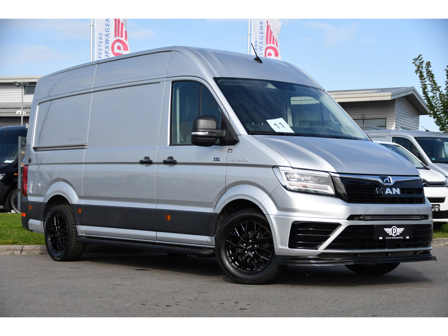 MAN TGE 3.180 35 2.0 L3H3 4x4 PB Edition Camera, Cruise, Carplay, LED, 177pk, Stoelverwarming, Leder, Geveerde stoel, Trekhaak, Automaat, Uniek!