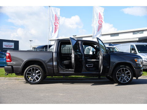 Dodge Ram 1500 5.7 V8 4x4 Crew Cab 5'7 Laramie Adaptieve Cruise, 360 Camera, PANO, Carplay, Luchtvering, LED, Leder, 3500kg Trekhaak, Stoelverwarming, Uniek!