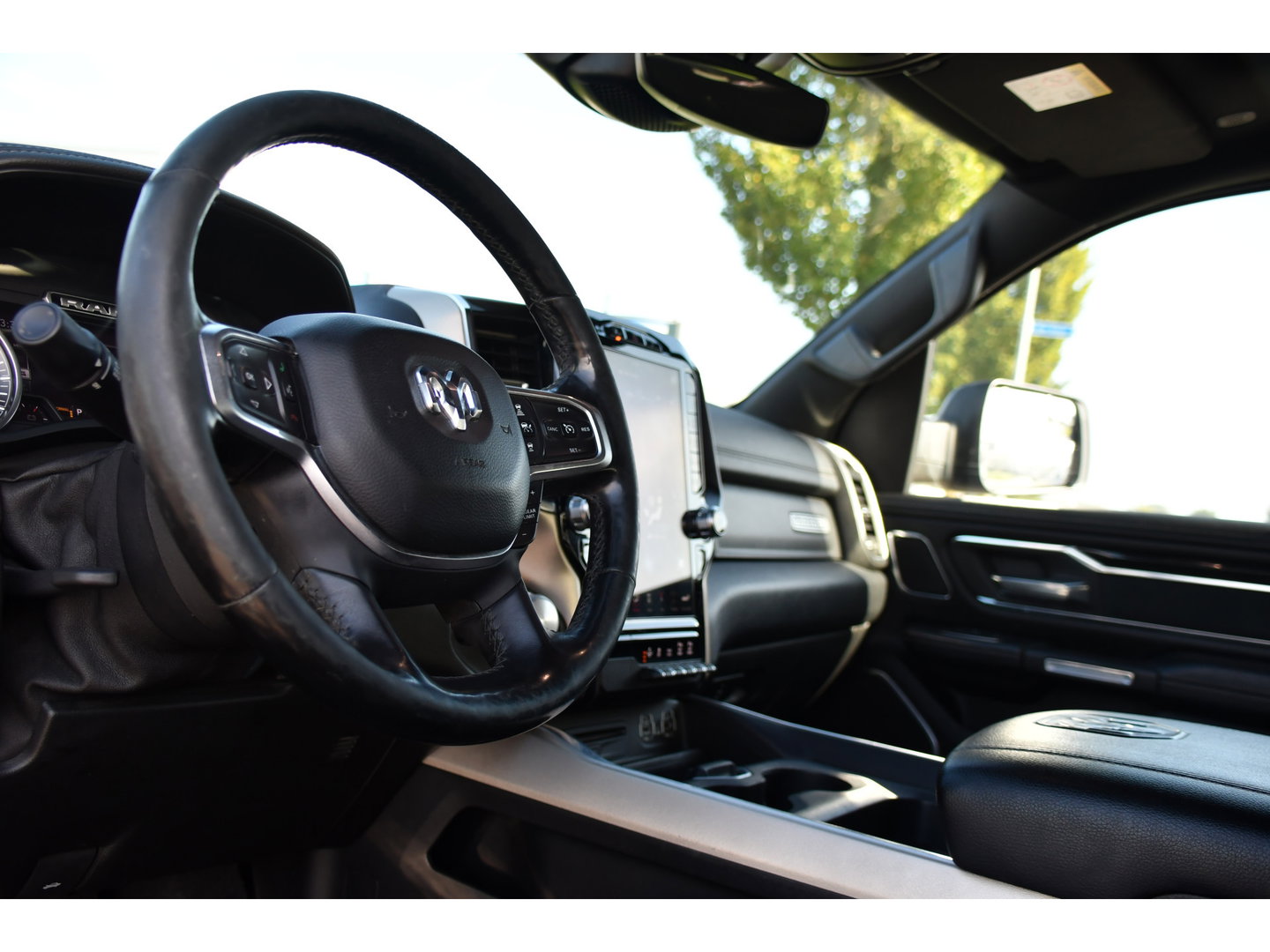 Dodge Ram 1500 5.7 V8 4x4 Crew Cab 5'7 Laramie Adaptieve Cruise, 360 Camera, PANO, Carplay, Luchtvering, LED, Leder, 3500kg Trekhaak, Stoelverwarming, Uniek!