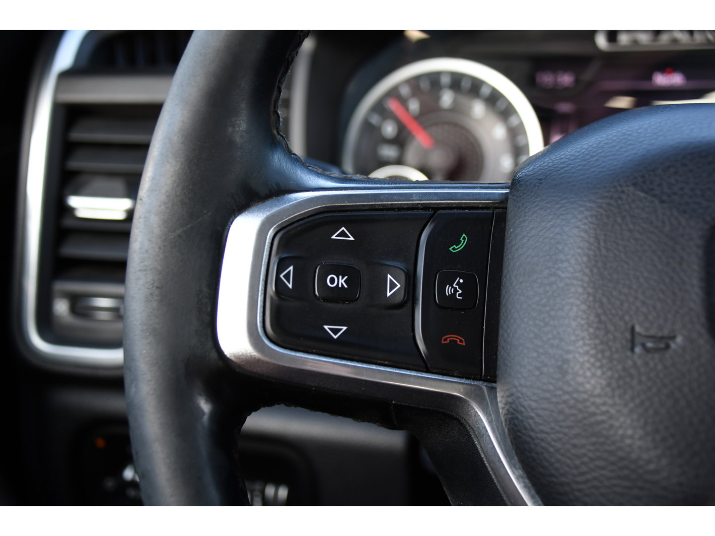 Dodge Ram 1500 5.7 V8 4x4 Crew Cab 5'7 Laramie Adaptieve Cruise, 360 Camera, PANO, Carplay, Luchtvering, LED, Leder, 3500kg Trekhaak, Stoelverwarming, Uniek!