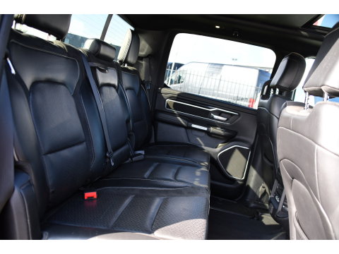 Dodge Ram 1500 5.7 V8 4x4 Crew Cab 5'7 Laramie Adaptieve Cruise, 360 Camera, PANO, Carplay, Luchtvering, LED, Leder, 3500kg Trekhaak, Stoelverwarming, Uniek!