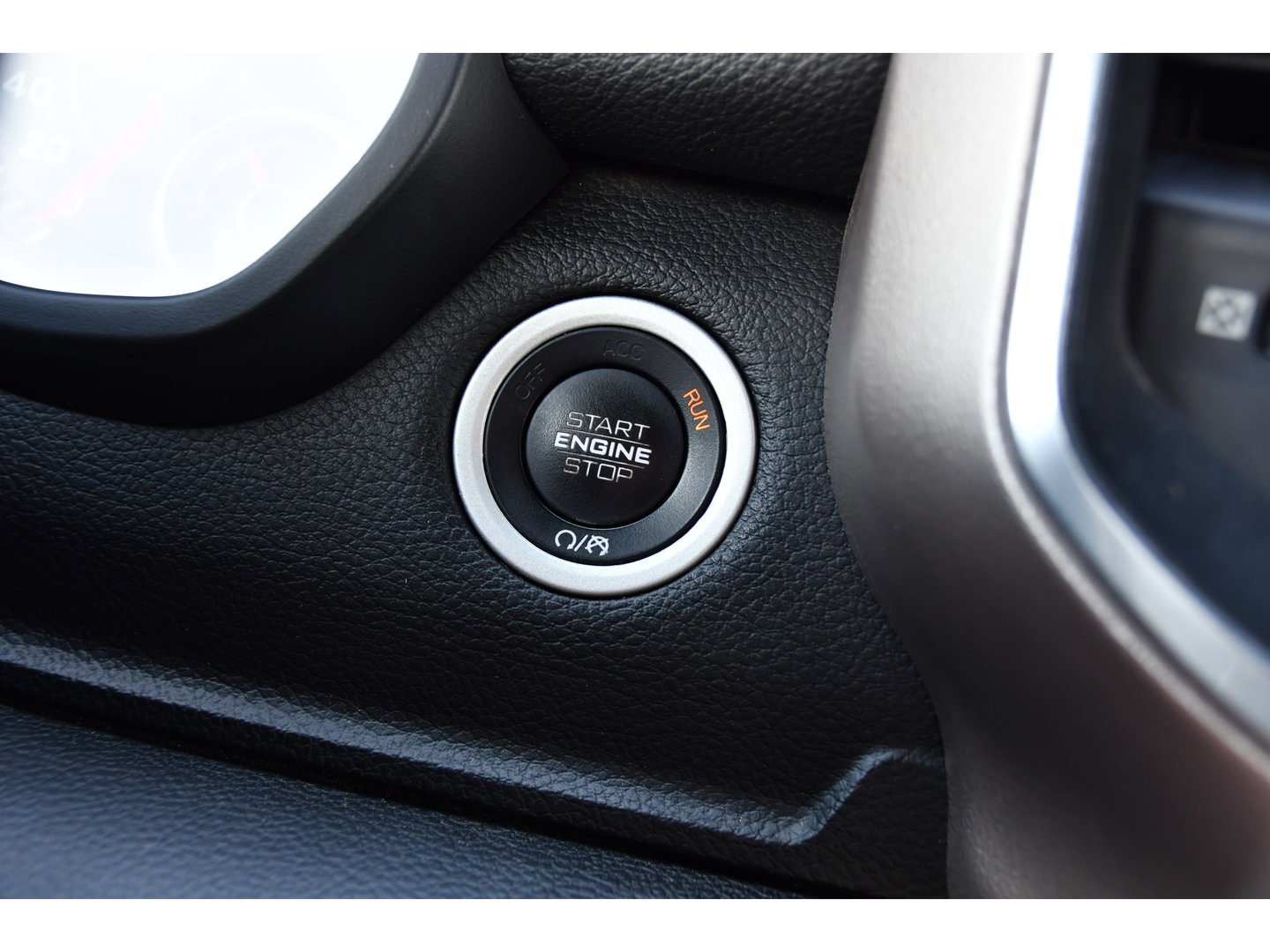Dodge Ram 1500 5.7 V8 4x4 Crew Cab 5'7 Laramie Adaptieve Cruise, 360 Camera, PANO, Carplay, Luchtvering, LED, Leder, 3500kg Trekhaak, Stoelverwarming, Uniek!