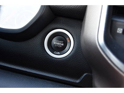 Dodge Ram 1500 5.7 V8 4x4 Crew Cab 5'7 Laramie Adaptieve Cruise, 360 Camera, PANO, Carplay, Luchtvering, LED, Leder, 3500kg Trekhaak, Stoelverwarming, Uniek!
