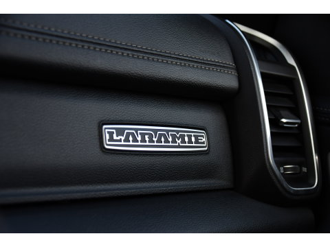 Dodge Ram 1500 5.7 V8 4x4 Crew Cab 5'7 Laramie Adaptieve Cruise, 360 Camera, PANO, Carplay, Luchtvering, LED, Leder, 3500kg Trekhaak, Stoelverwarming, Uniek!