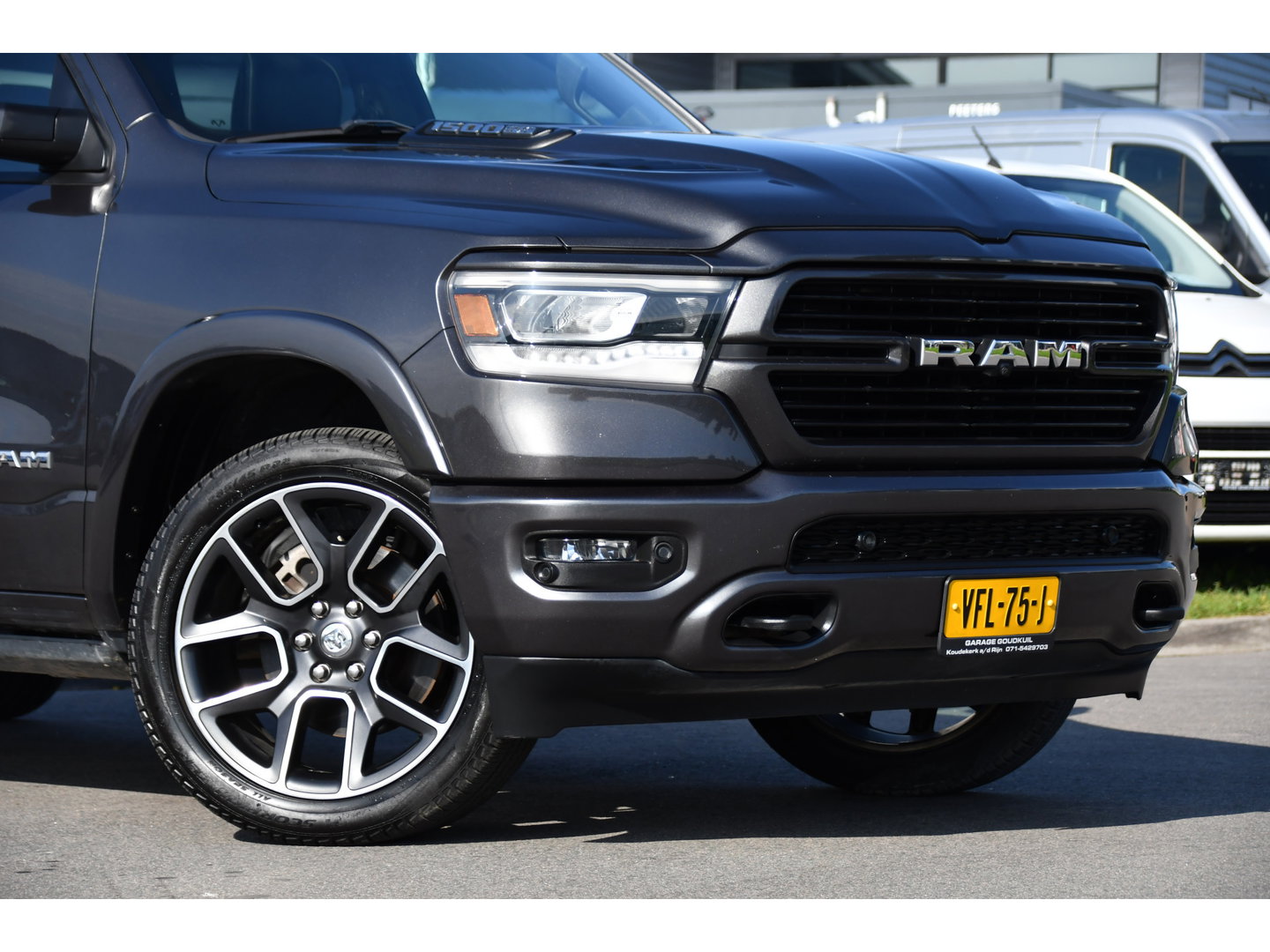 Dodge Ram 1500 5.7 V8 4x4 Crew Cab 5'7 Laramie Adaptieve Cruise, 360 Camera, PANO, Carplay, Luchtvering, LED, Leder, 3500kg Trekhaak, Stoelverwarming, Uniek!