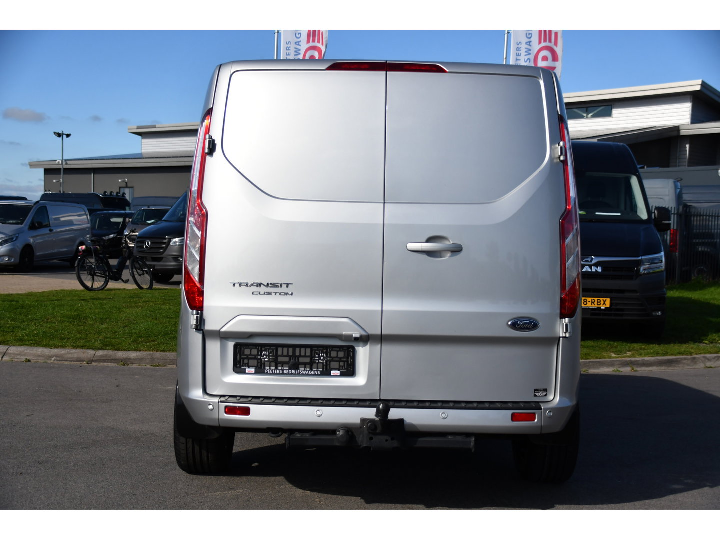 Ford Transit Custom 300 2.0 TDCI L2H1 Limited PB Edition Camera, Cruise, Carplay, LED, 2 x Schuifdeur, NAVI, Trekhaak, Stoelverwarming, Automaat, Uniek!