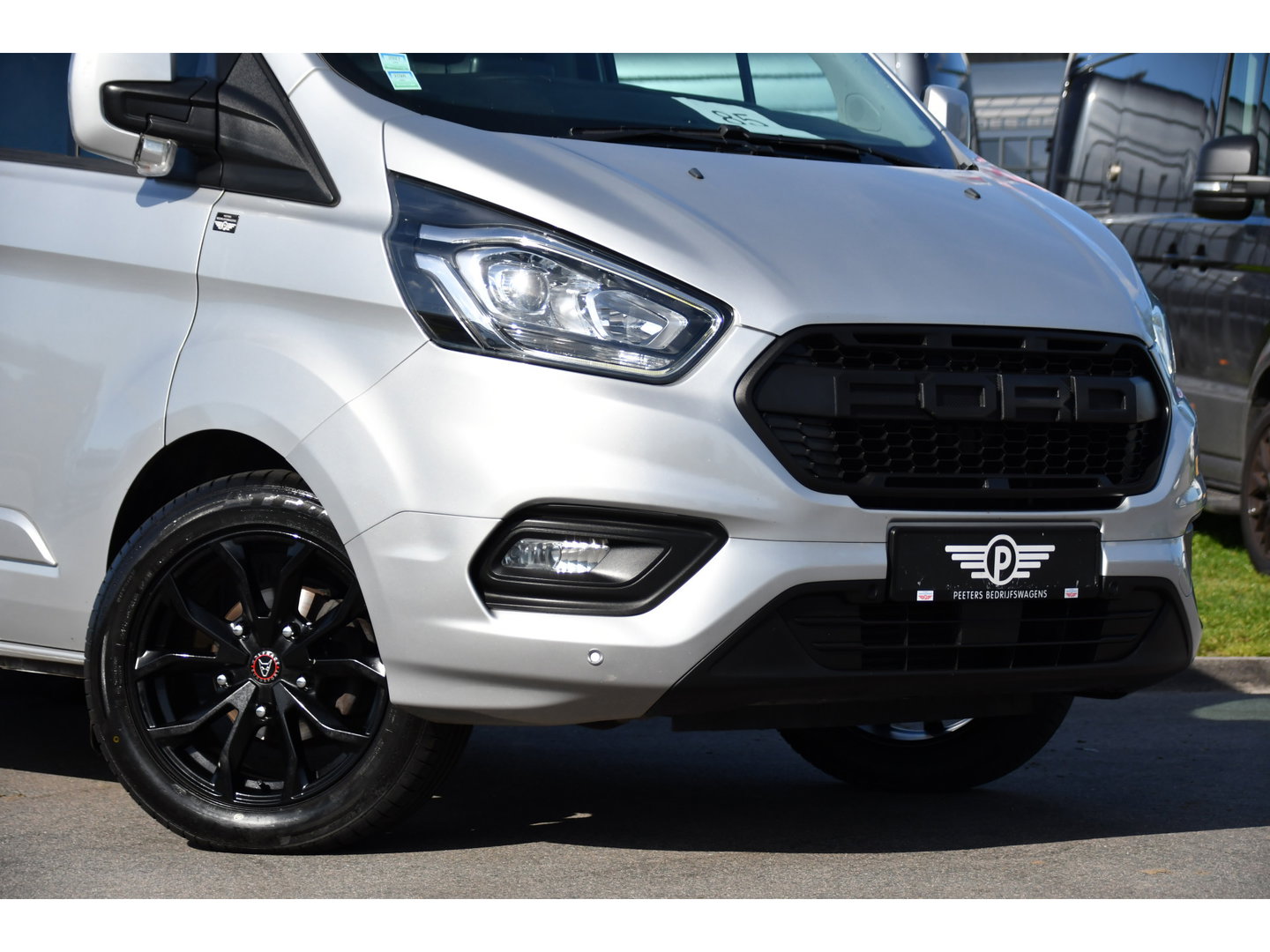 Ford Transit Custom 300 2.0 TDCI L2H1 Limited PB Edition Camera, Cruise, Carplay, LED, 2 x Schuifdeur, NAVI, Trekhaak, Stoelverwarming, Automaat, Uniek!