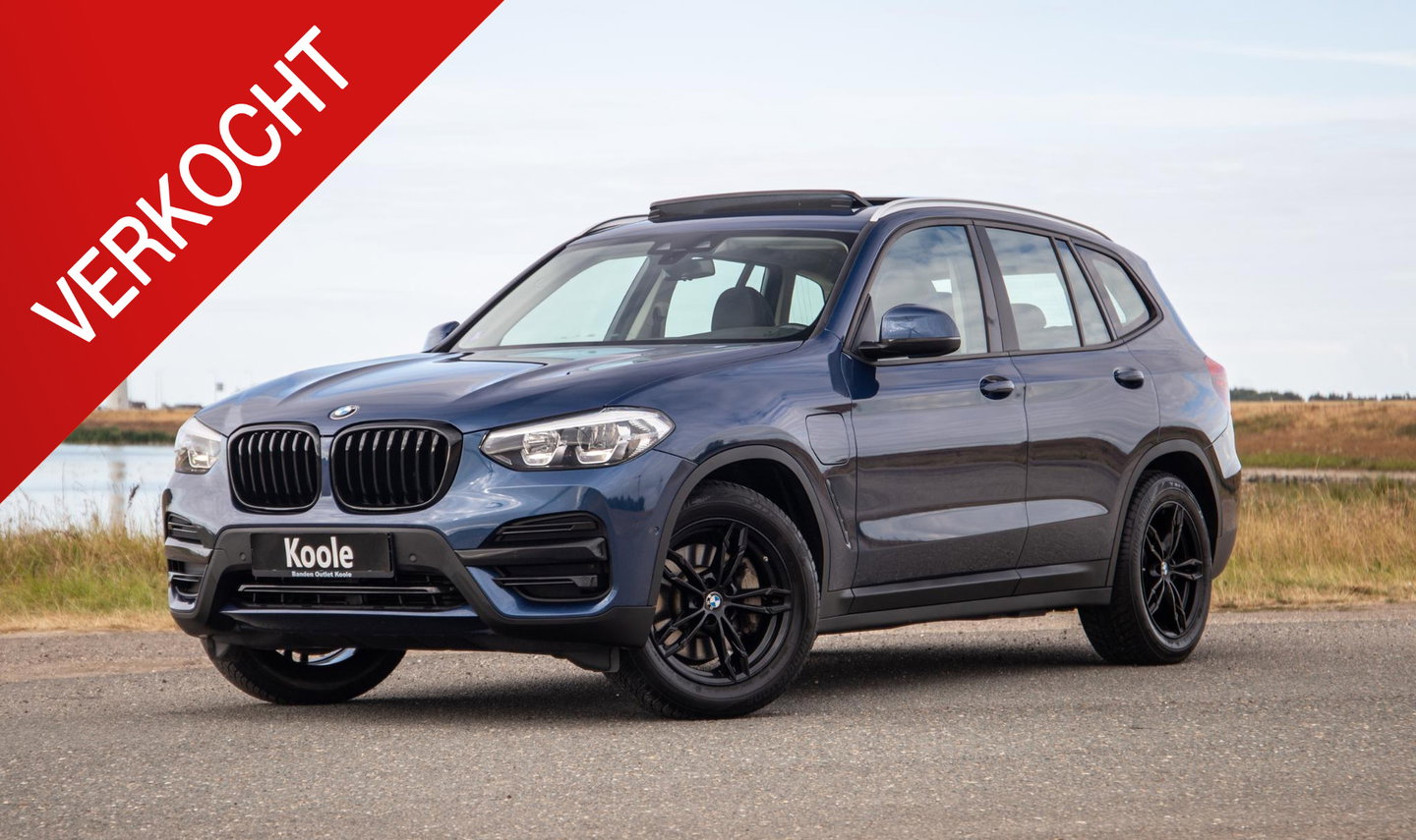 BMW X3 xDrive30e Executive BLACK LINE / PANORAMA DAK / CARPLAY / LEER / STOELVERWARMING / CAMERA