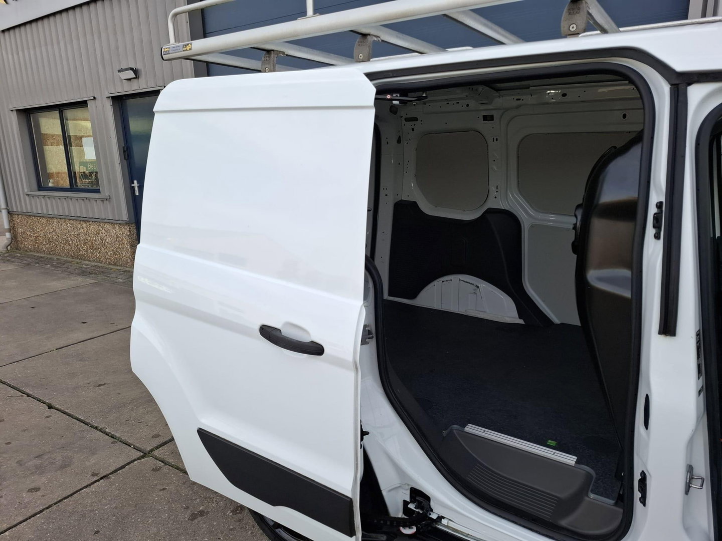Ford Transit Connect 1.0 Ecoboost L1 Trend BENZINE / CAMERA / 3 ZITS / IMPERIAL / TREKHAAK