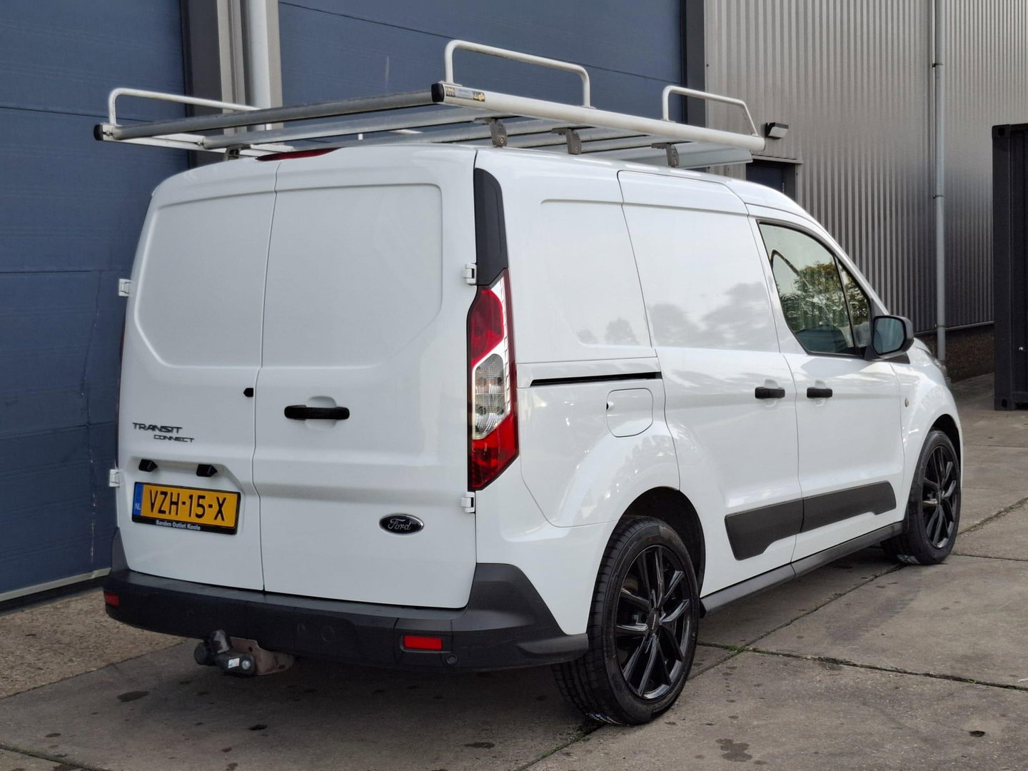 Ford Transit Connect 1.0 Ecoboost L1 Trend BENZINE / CAMERA / 3 ZITS / IMPERIAL / TREKHAAK