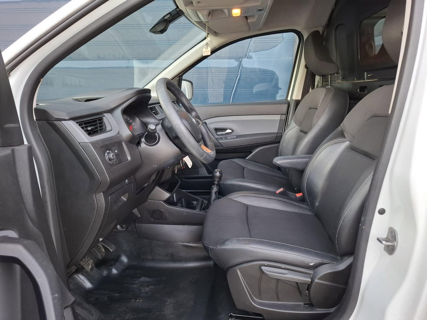 Renault Express 1.5 dCi 75 Comfort AIRCO / CRUISE CONTROLE / EURO 6 / TREKHAAK