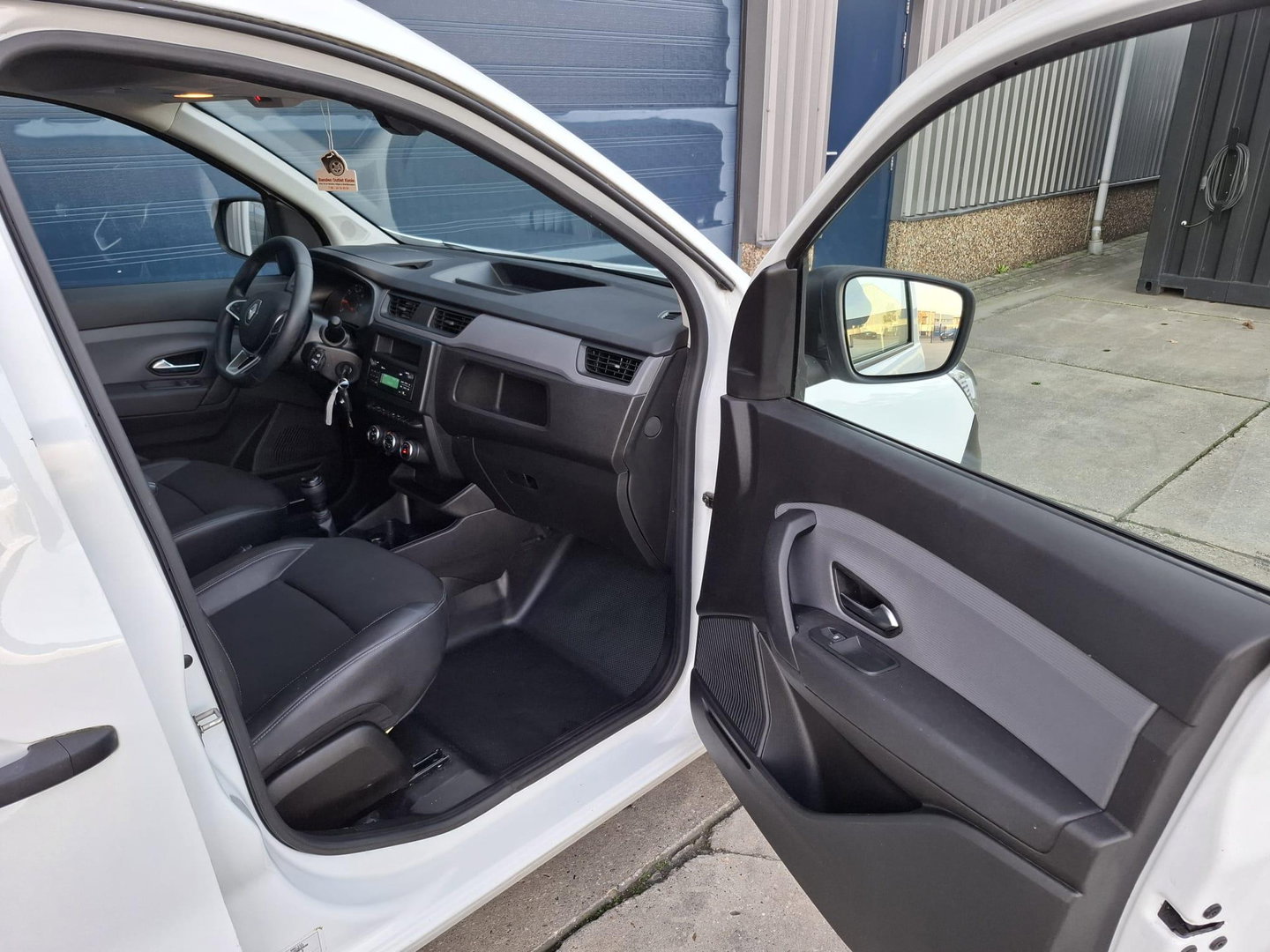 Renault Express 1.5 dCi 75 Comfort AIRCO / CRUISE CONTROLE / EURO 6 / TREKHAAK