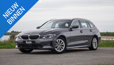 BMW 3 Serie Touring 320e LED / DEALER ONDERHOUDEN / CAMERA / CARPLAY / TREKHAAK