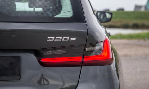 BMW 3 Serie Touring 320e LED / DEALER ONDERHOUDEN / CAMERA / CARPLAY / TREKHAAK