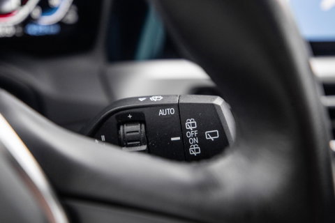 BMW 3 Serie Touring 320e LED / DEALER ONDERHOUDEN / CAMERA / CARPLAY / TREKHAAK