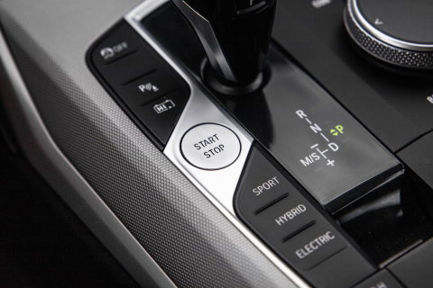 BMW 3 Serie Touring 320e LED / DEALER ONDERHOUDEN / CAMERA / CARPLAY / TREKHAAK