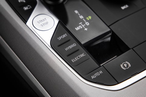 BMW 3 Serie Touring 320e LED / DEALER ONDERHOUDEN / CAMERA / CARPLAY / TREKHAAK