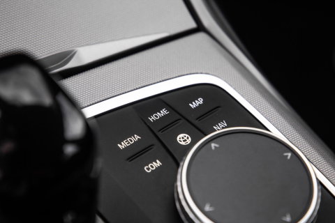 BMW 3 Serie Touring 320e LED / DEALER ONDERHOUDEN / CAMERA / CARPLAY / TREKHAAK
