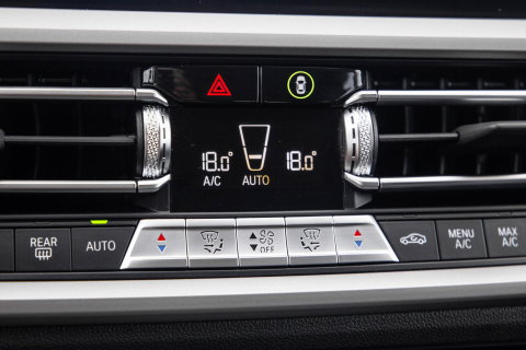 BMW 3 Serie Touring 320e LED / DEALER ONDERHOUDEN / CAMERA / CARPLAY / TREKHAAK