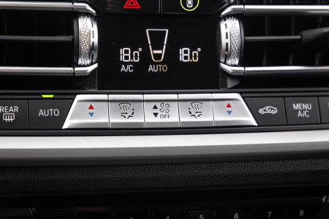 BMW 3 Serie Touring 320e LED / DEALER ONDERHOUDEN / CAMERA / CARPLAY / TREKHAAK