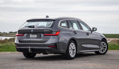 BMW 3 Serie Touring 320e LED / DEALER ONDERHOUDEN / CAMERA / CARPLAY / TREKHAAK