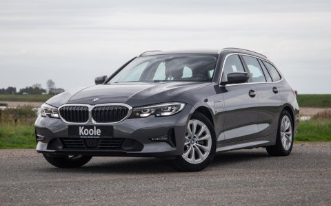 BMW 3 Serie Touring 320e LED / DEALER ONDERHOUDEN / CAMERA / CARPLAY / TREKHAAK