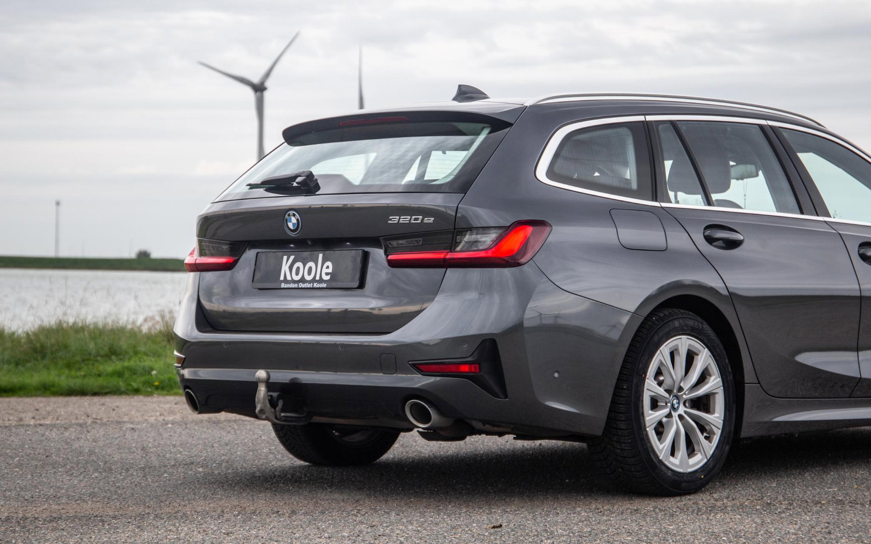 BMW 3 Serie Touring 320e LED / DEALER ONDERHOUDEN / CAMERA / CARPLAY / TREKHAAK