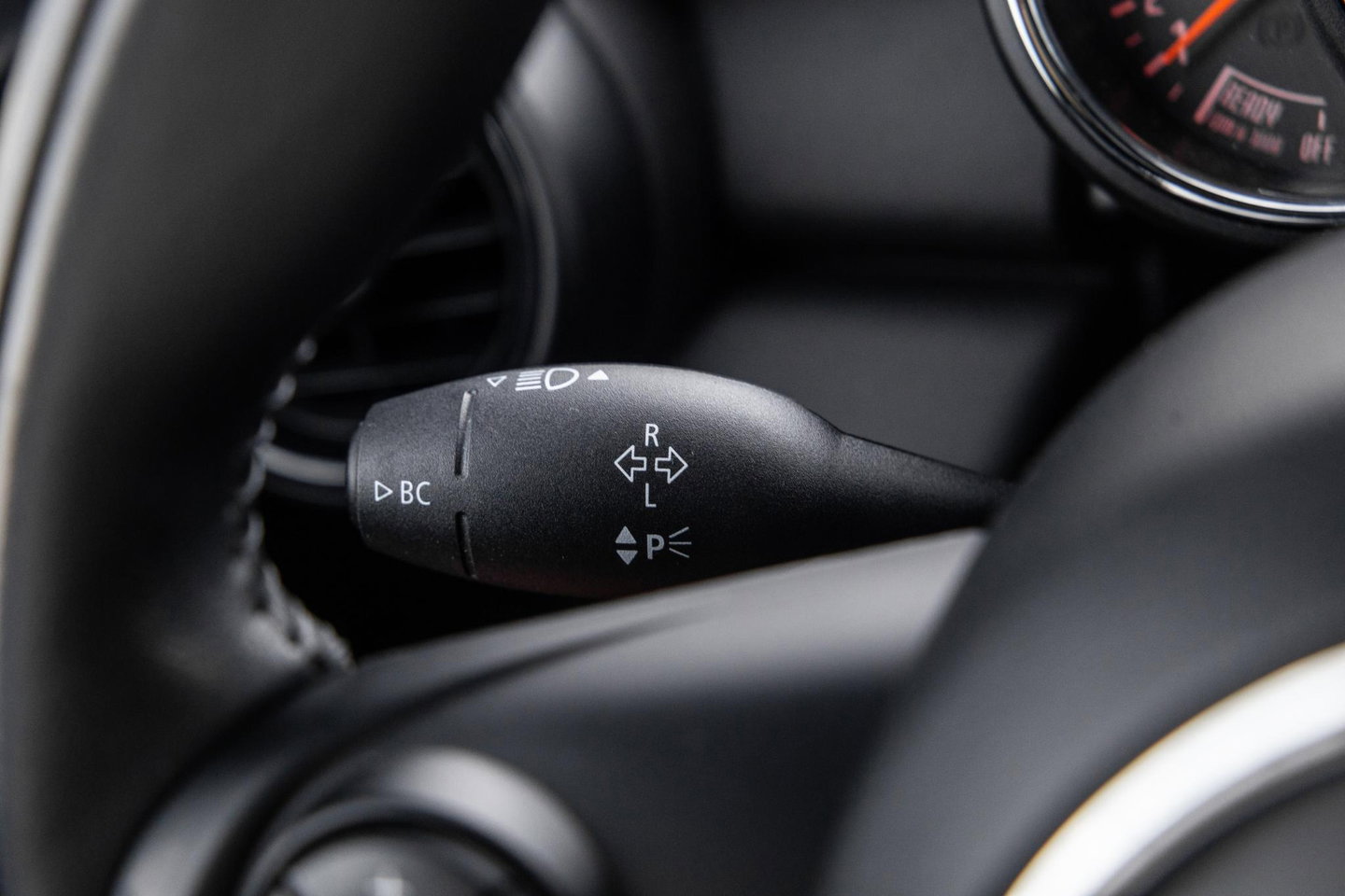 MINI 5-Deurs 1.5 One Chili AIRCO / 5 DEURS / GREY / PERFECT ONDERHOUDEN / BENZINE