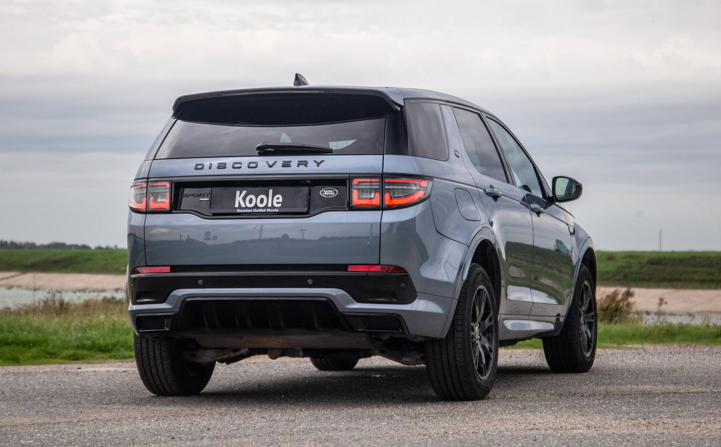 Land Rover Discovery Sport P300e 1.5 SE R-DYNAMIC / CARPLAY / LEER / DEALER ONDERHOUDEN / CAMERA