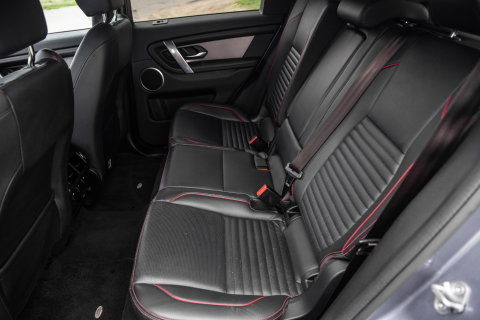 Land Rover Discovery Sport P300e 1.5 SE R-DYNAMIC / CARPLAY / LEER / DEALER ONDERHOUDEN / CAMERA