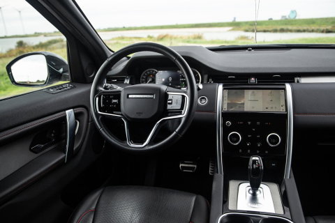 Land Rover Discovery Sport P300e 1.5 SE R-DYNAMIC / CARPLAY / LEER / DEALER ONDERHOUDEN / CAMERA
