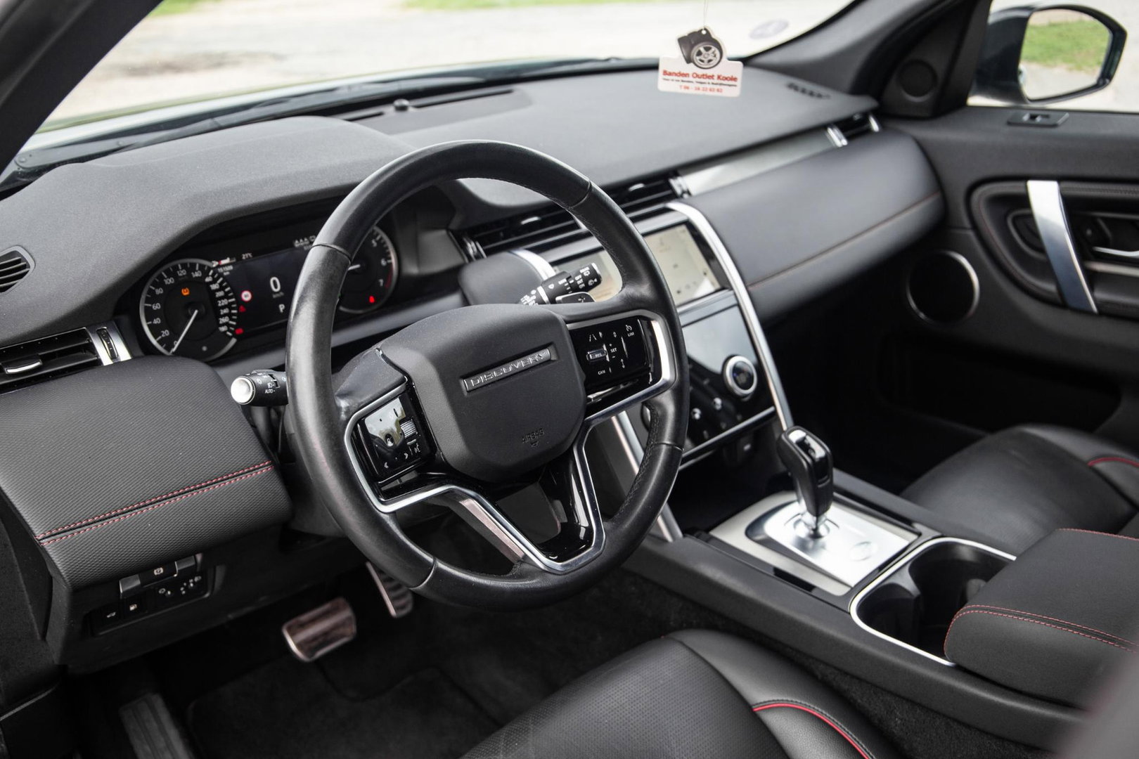 Land Rover Discovery Sport P300e 1.5 SE R-DYNAMIC / CARPLAY / LEER / DEALER ONDERHOUDEN / CAMERA