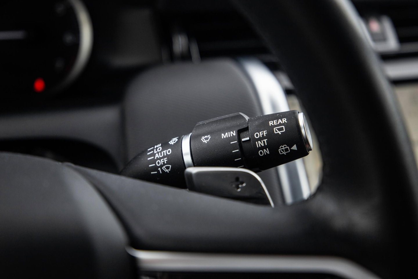 Land Rover Discovery Sport P300e 1.5 SE R-DYNAMIC / CARPLAY / LEER / DEALER ONDERHOUDEN / CAMERA
