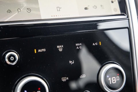 Land Rover Discovery Sport P300e 1.5 SE R-DYNAMIC / CARPLAY / LEER / DEALER ONDERHOUDEN / CAMERA