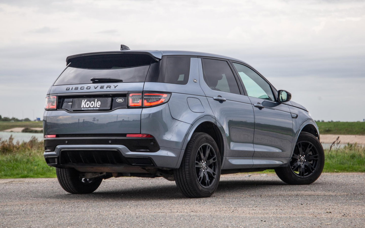 Land Rover Discovery Sport P300e 1.5 SE R-DYNAMIC / CARPLAY / LEER / DEALER ONDERHOUDEN / CAMERA