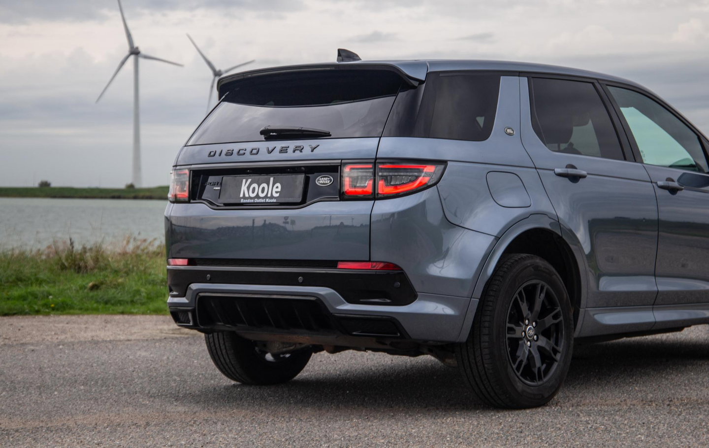 Land Rover Discovery Sport P300e 1.5 SE R-DYNAMIC / CARPLAY / LEER / DEALER ONDERHOUDEN / CAMERA