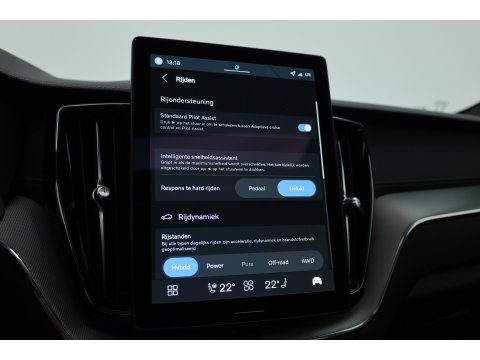 Volvo XC60 2.0 T8 Plug-in hybrid AWD Ultra Black Edition | Luchtvering | Massage | Bowers & Wilkins | 22 inch | Trekhaak |