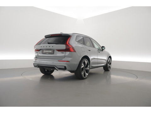 Volvo XC60 2.0 T8 Plug-in hybrid AWD Ultra Black Edition | Luchtvering | Massage | Bowers & Wilkins | 22 inch | Trekhaak |